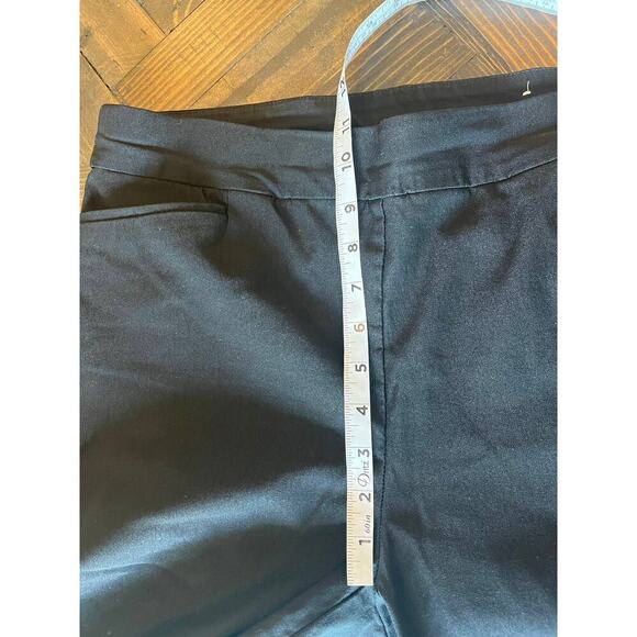 Chicos Black Neutral Cropped Capris Pants Women 14 Golf Performance Travel Daily - Picture 6 of 7